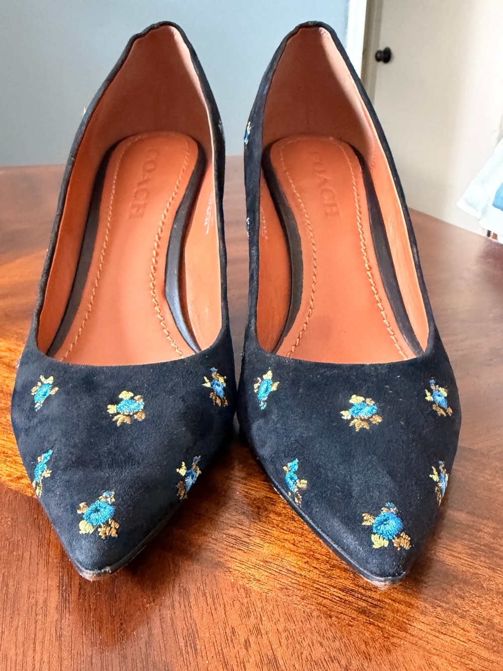 Coach Prairie suede pumps size 9 - Picture 5 of 8